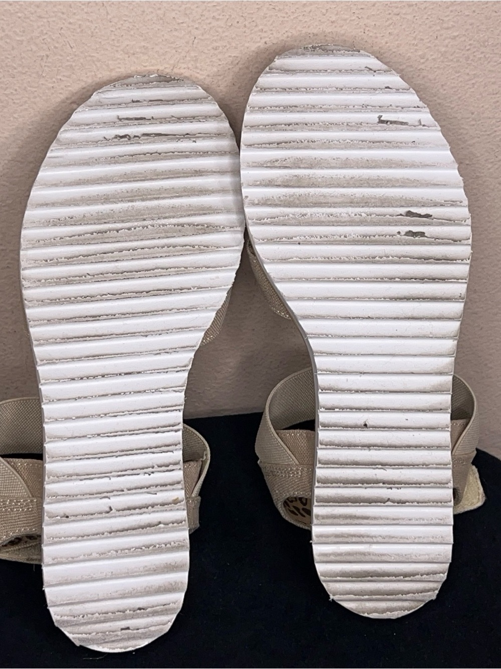Size 6 Women’s Bobs Sandals Beige Tan Comfort Memory Foam Espadrilles - Picture 10 of 15